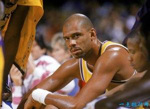 贾巴尔：独领风骚,贾巴尔独领风骚，铸就篮球史辉煌篇章